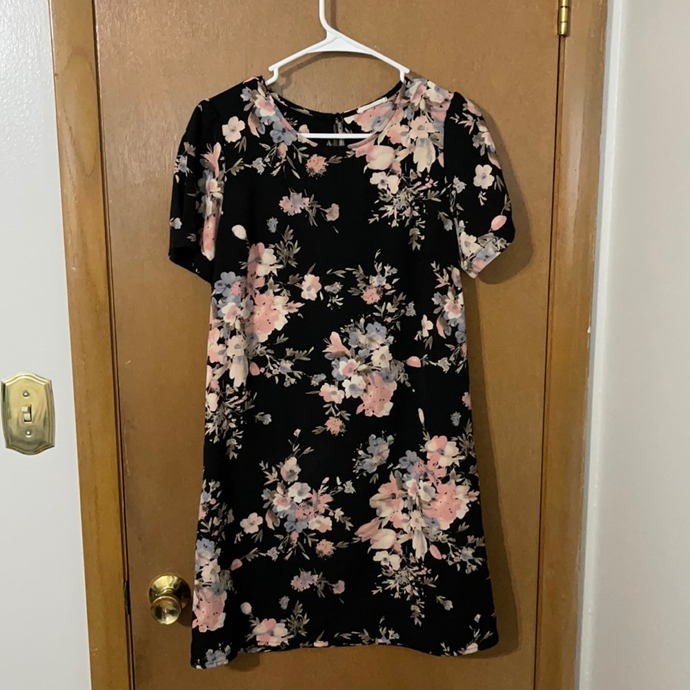Floral dress - size medium